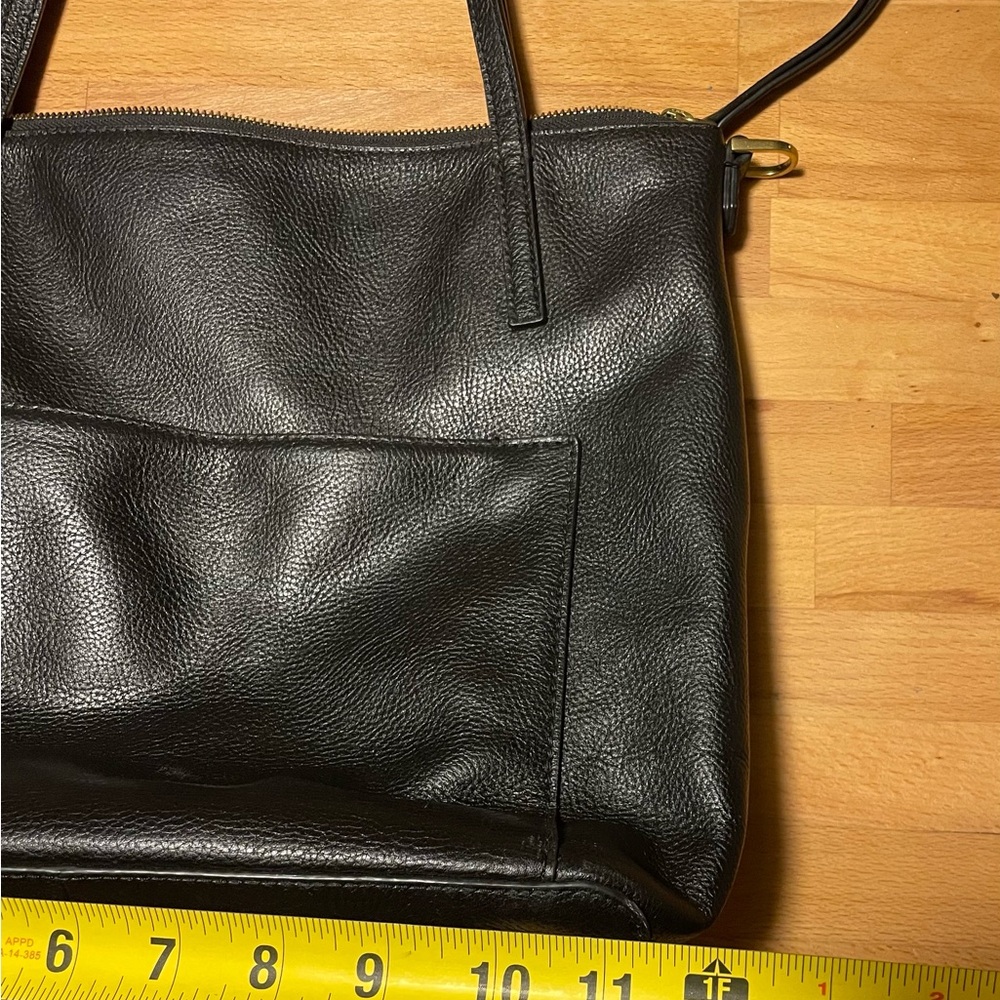 Fossil Black Shoulder Bag with Timeless Design - Picture 4 of 13